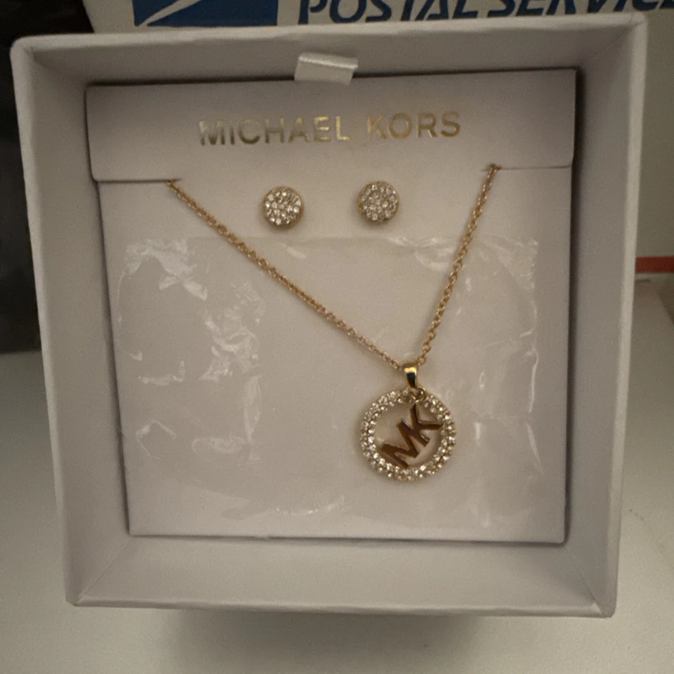 $129 MICHAEL KORS Juego de Regalo Oro Rosa MK Logo Collar y Pendientes Cristales Js450 Foto 3 de 3