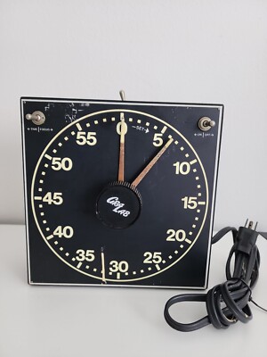 Photography Darkroom Timer Metal Case Glow in the Dark Face. GraLab Model #300