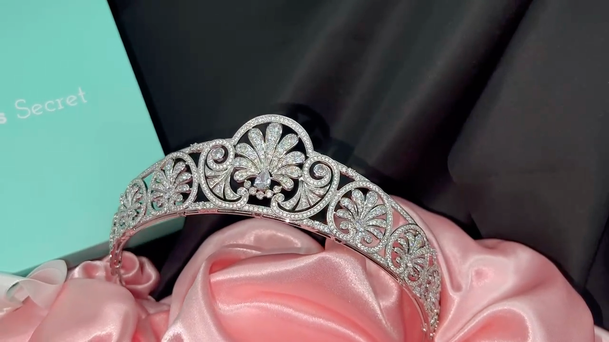 The Royal Honeysuckle Tiara with Simulated Diamonds, 5A Cubic