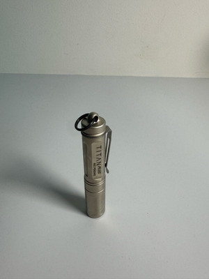 SureFire Titan Plus Handtaschenlampe - Nickel / Silber