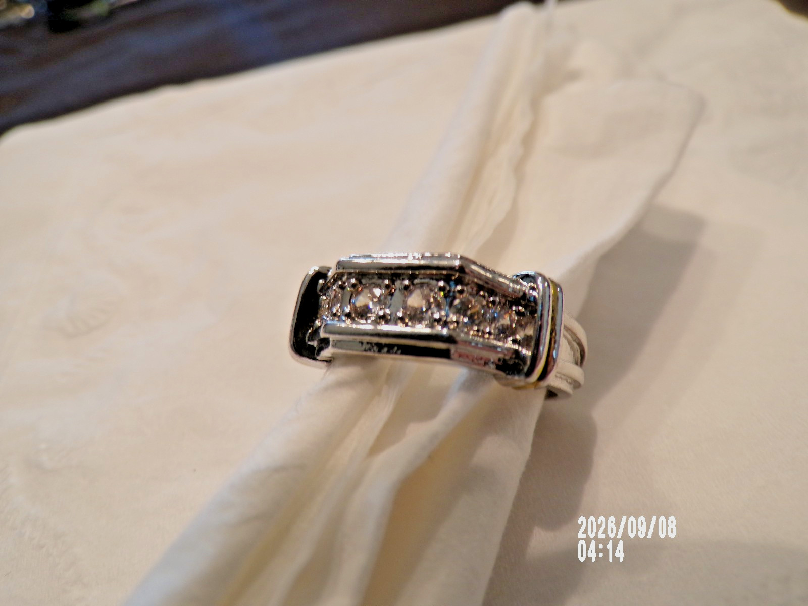 new ladies wedding band 5 CZ stones silvertone,size 10.3\4