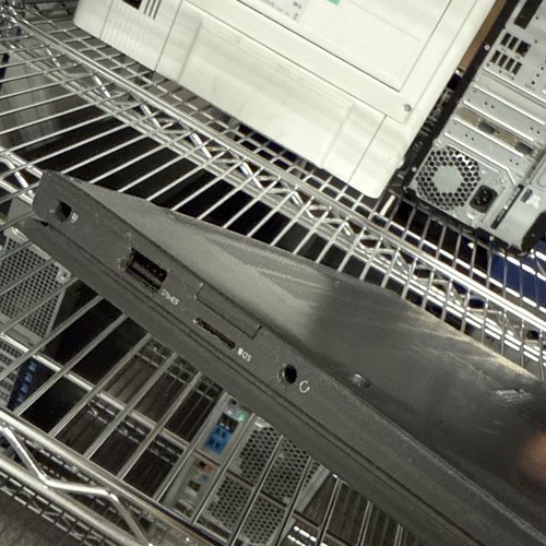 Laptop Dell Latitude 7300 13.3" i5-8365U@1.6GHz 8GB RAM SIN SSD Falta Llave - Imagen 8 de 9