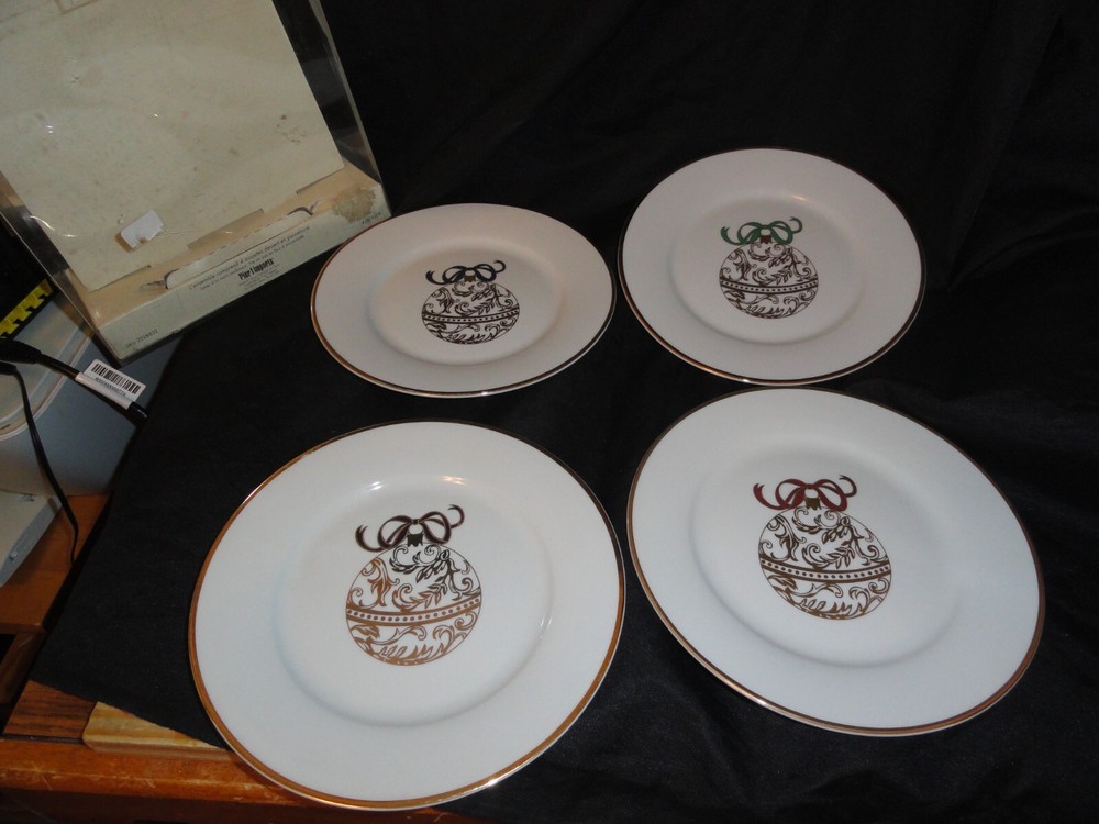4 Pier 1 Christmas Ornament Plates Dessert Salad Gold w Diff Color Ribbons New