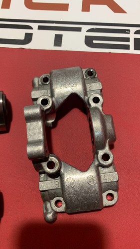 ALBERI A CAMME SUPPORTO TESTATA POSTERIORE APRILIA TUONO 1000 rsv 99 03 - Foto 6 di 10