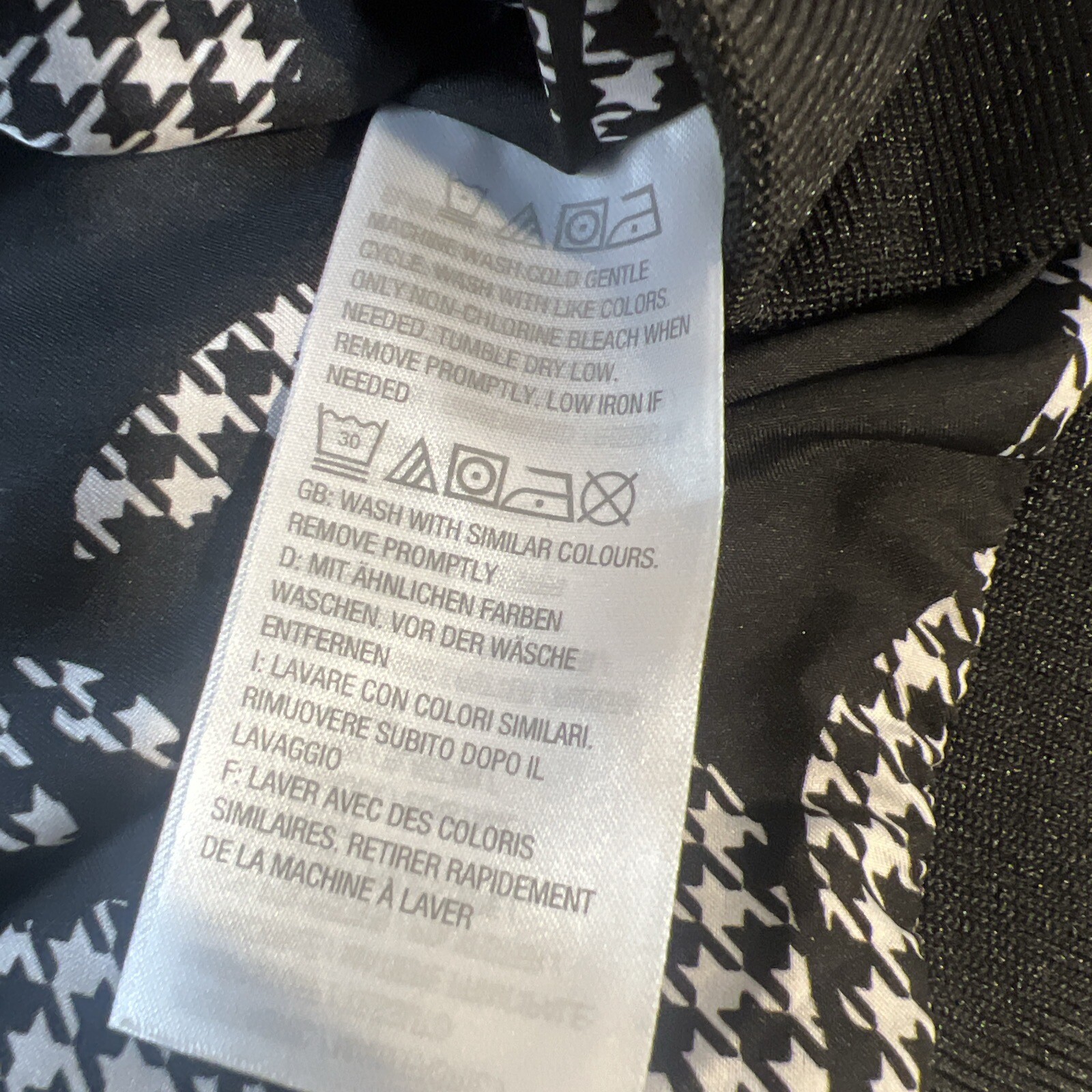 Susan Graver Basic Black Jacket w/ Pockets Gold Z… - image 7