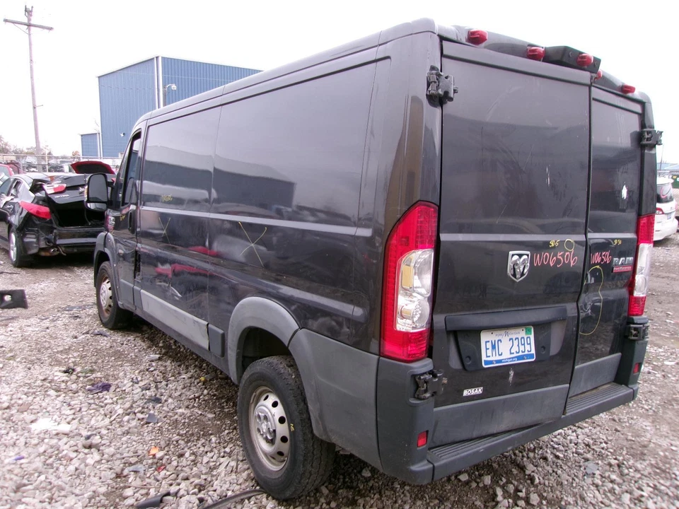 Used Washer Fluid Reservoir fits: 2017 Ram Promaster 1500 van Grade A Foto 2 de 4