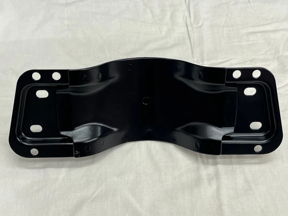 Soporte de puntal transversal Porsche 924 944 968 # 477803253 Foto 3 de 4