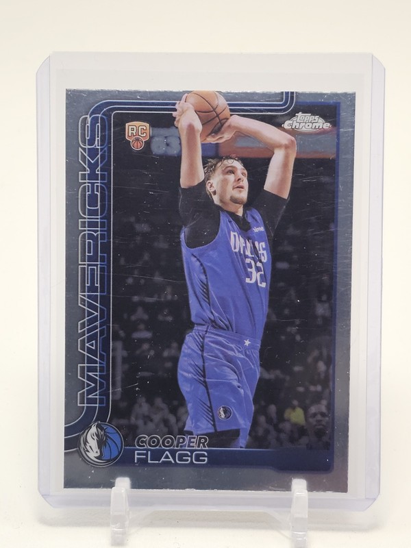 COOPER FLAGG 2025-26 TOPPS CHROME ROOKIE #251 MAVERICKS B Q6572