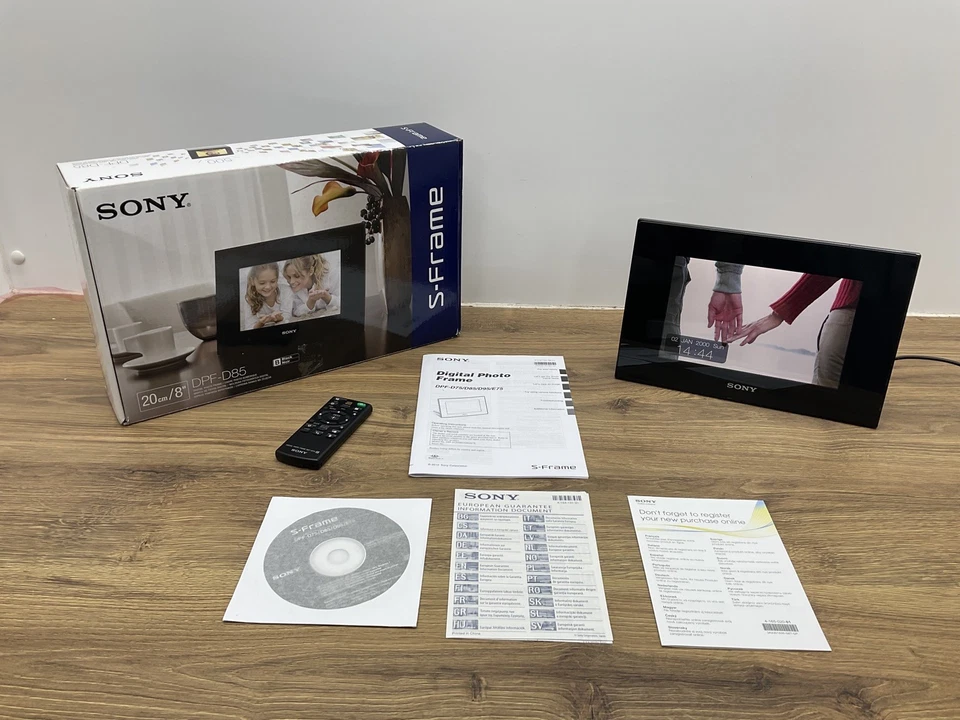 Sony DPF-D72N 7 Inch Digital S-Frame With Remote Power Supply And Instuctions - Image 2 of 4