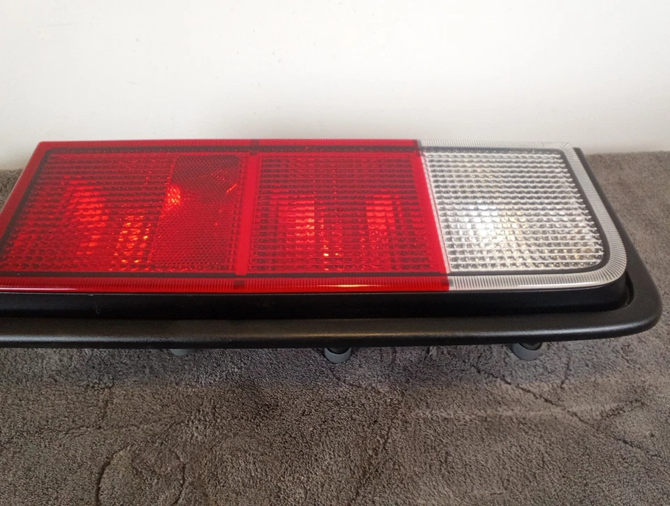 05-09 Hummer SUV H2 luz trasera izquierda conductor lámpara trasera (montada en el cuerpo) OEM probado Foto 4 de 4