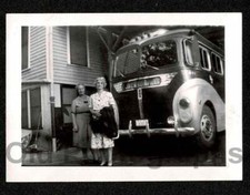 GREAT OLD JACKSONVILLE CHARTER BUS 2 OLD WOMAN OLD/VINTAGE PHOTO- F356