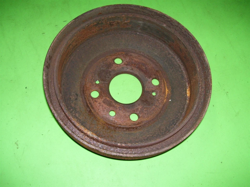 Toyota Corolla 1600 TE21 1974 2T-C Deluxe tambor de freno trasero fabricante de equipos originales Foto 2 de 4