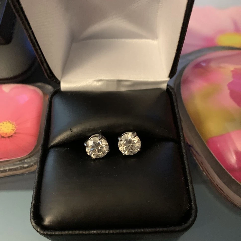 1 ct Moissanite Screw Back 925 Solitaire Stud Earrings -GRA Certified D/VVS1 5mm - Image 3 of 4