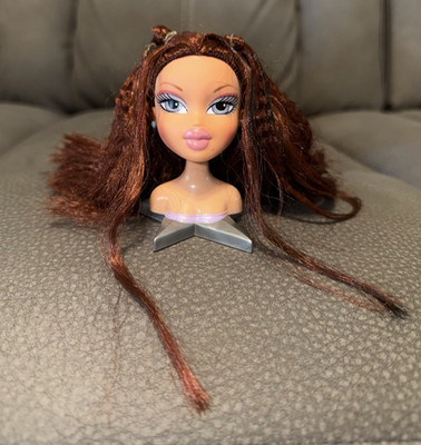 Bratz Head Gamez Roxxi Blue Eyes Brown Wavy/Crimped Hair Medium Skin