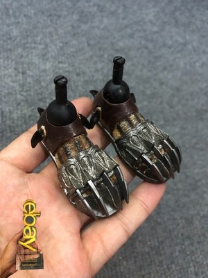 1/6 Hot Toys MMS250 Alien vs. Predator Ancient Feet for Action Figure