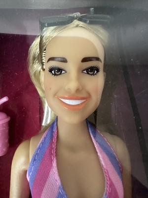 Addison Rae TikTok 11'' Fashion Doll Addison Cares Body Positivity Sealed New