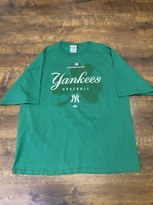 Vintage Majestic New York Yankees St Patricks Green Clover MLB T