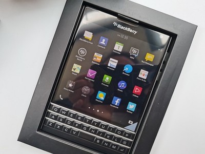 BlackBerry Passport - 32 GB - Black (Unlocked) 4.5″ very good