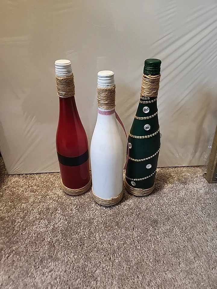 3 botellas de vino artesanales con tema navideño hechas a mano Foto 4 de 4