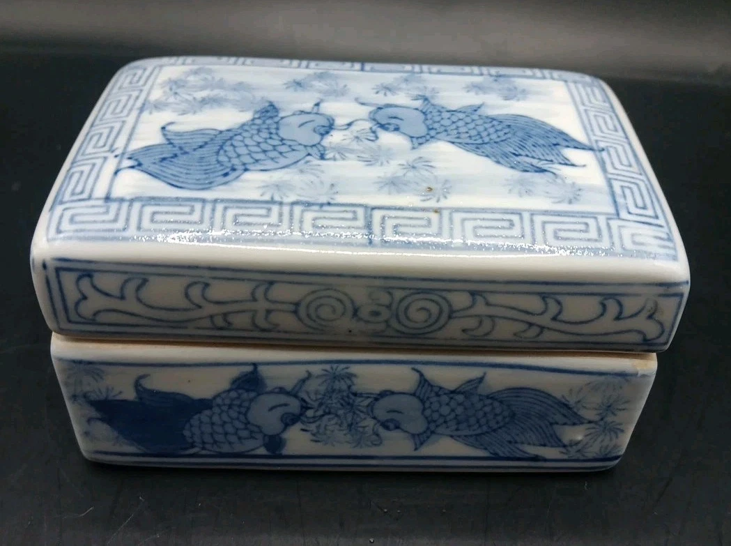 Porcelain & Pottery Blue 1850-1899 Antique Chinese Boxes for sale