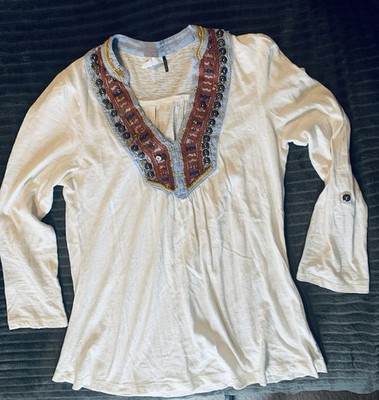 Akemi + Kin Women's White Embroidered Beaded V-Neck Tunic Blouse M Regular