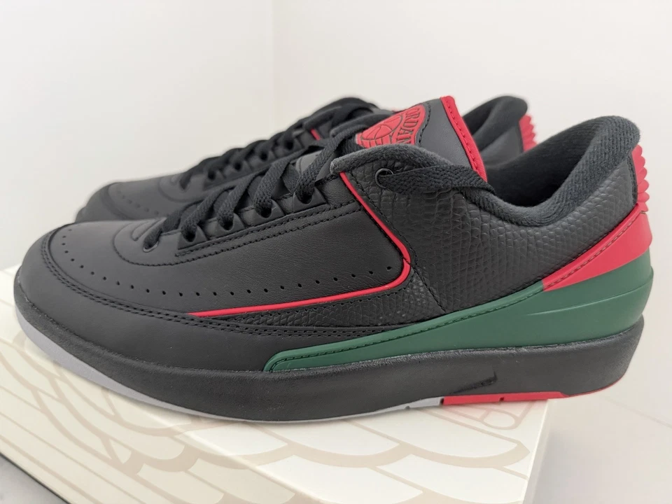 Air Jordan 2 Retro Talla Baja 11 “Navidad” Negro/Rojo Fuego. DV9956 006 Foto 2 de 4