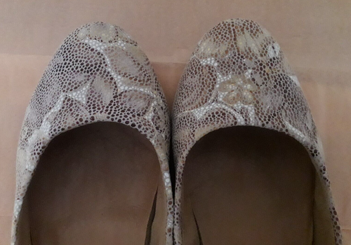 Leather Flats with Floral Pattern EUR 37M US 6M - Picture 4 of 8