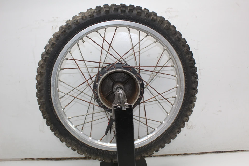 Llanta delantera Suzuki Pe250 1979 Foto 2 de 4