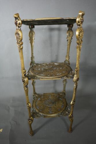 Pedestal de latón francés ornamentado raro soporte para plantas 3 estantes Hollywood Regency - Imagen 3 de 9