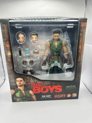 Medicom Toy The Boys MAFEX No.151 Homelander Action Figure for