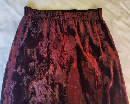 Vtg Velvet Pencil Skirt Midi Red Wine 90s USA Womens M Whimsigoth Dark Romantic - Picture 13 of 16