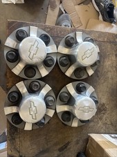 1999- 2005 Chevy S10 Chevy Blazer Center Wheel Caps 15731941 With Lug Caps