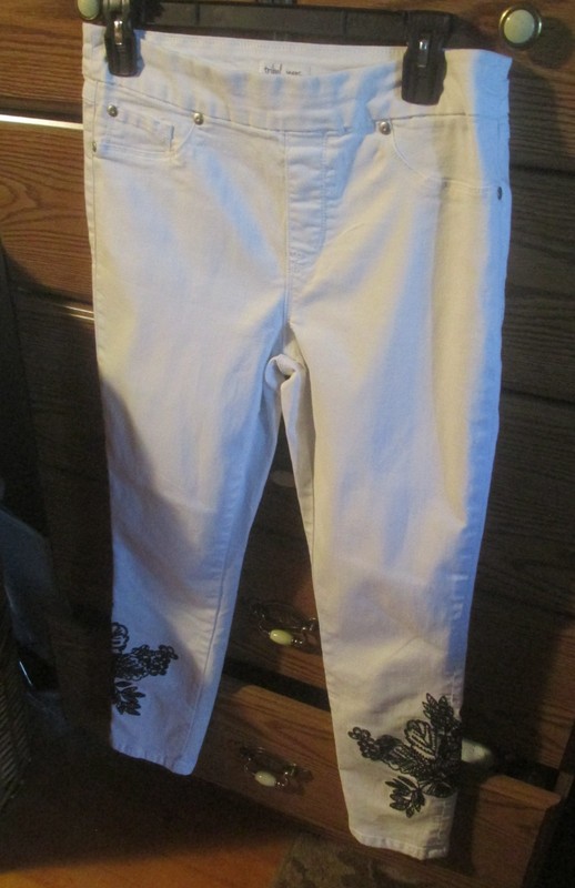 Tribal Jeans White Pull-On Ankle Jeggings with Embroidered Leg, Size 10