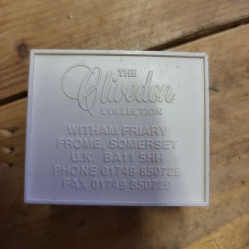 The Cliveden Collection Red Arrow Enamel Pin Badge - Picture 3 of 4