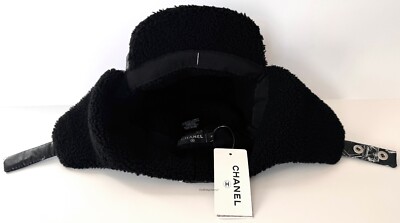 CHANEL ネイビー ビーニー Chanel New Navy Knit Beanie and Scarf Set For Sale at 1stDibs