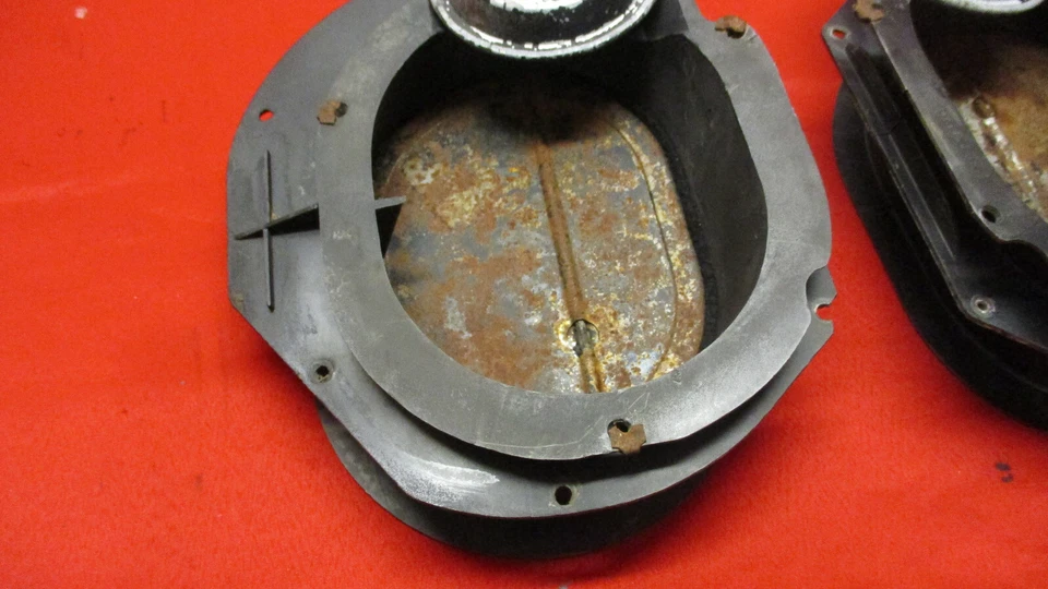 Par de puertas de ventilación de aire fresco Oldsmobile Kick Panel 1961-1964 Starfire 98 Dynamic 88 Foto 2 de 4