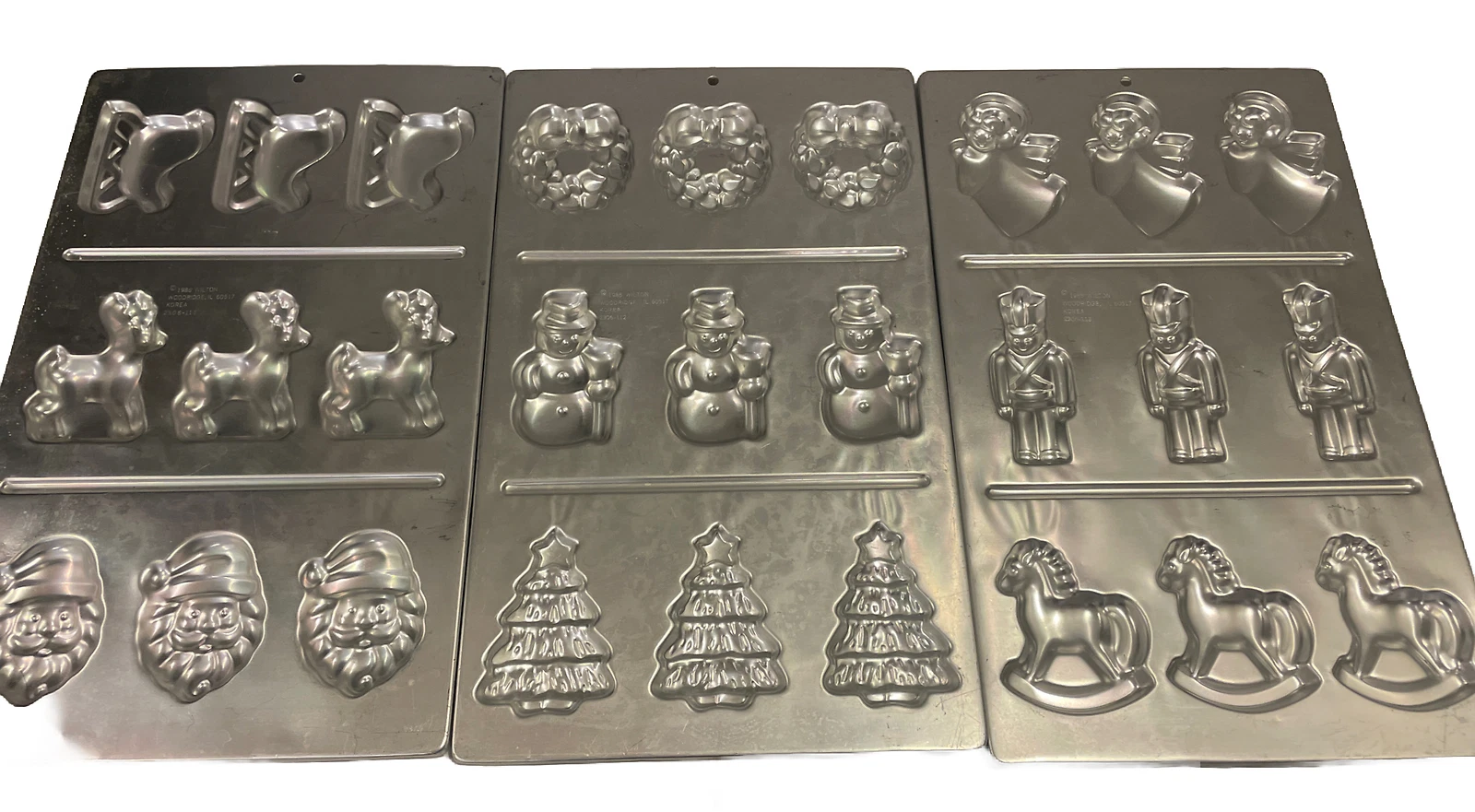 Christmas Holiday Santa 3 Pans Minicake Cookie Baking Pan Wilton 1985 Vintage
Opens in a new window