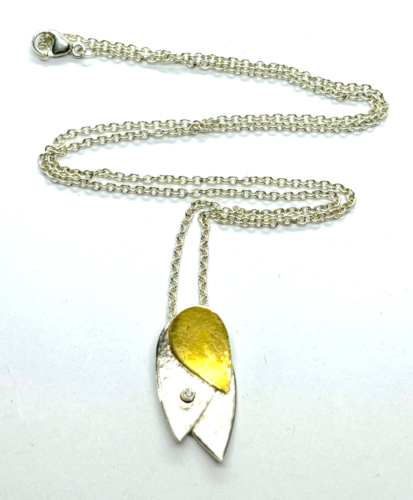 Halskette mit Anhänger strukturiert gepunzt Sterlingsilber vergoldet & Diamant Blätter - Bild 4 von 9
