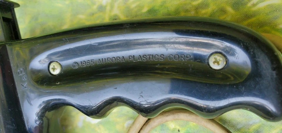 Controladores de empuñadura de pistola manual Aurora 1965 de colección y conector Power Track Foto 3 de 4