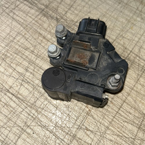 Used Valeo OEM Alternator Voltage Regulator OEM # 2608314 - Picture 2 of 3