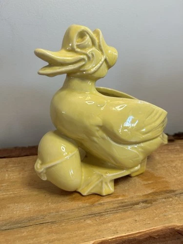 VTG, McCoy Pottery Duck w/Egg, Planter..TOUGH/RARE FIND!