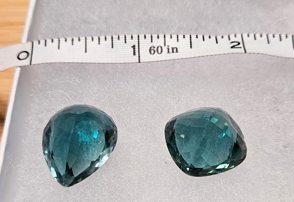 Par de piedras preciosas sueltas amatista verde natural de Brasil usadas Foto 2 de 2