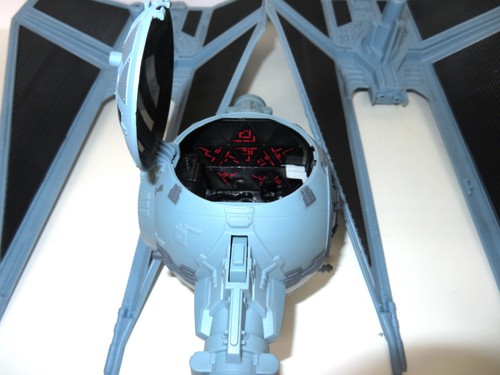 TIE Interceptor w/ TIE Pilot 3.75" Hasbro Legacy Collection Rare TRU Exclusive - 第 11/14 張圖片