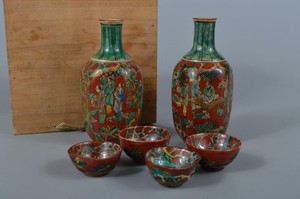 M405: Japanese Old Kutani-ware SAKE BOTTLE & CUP Mokubei Aoki made w/box