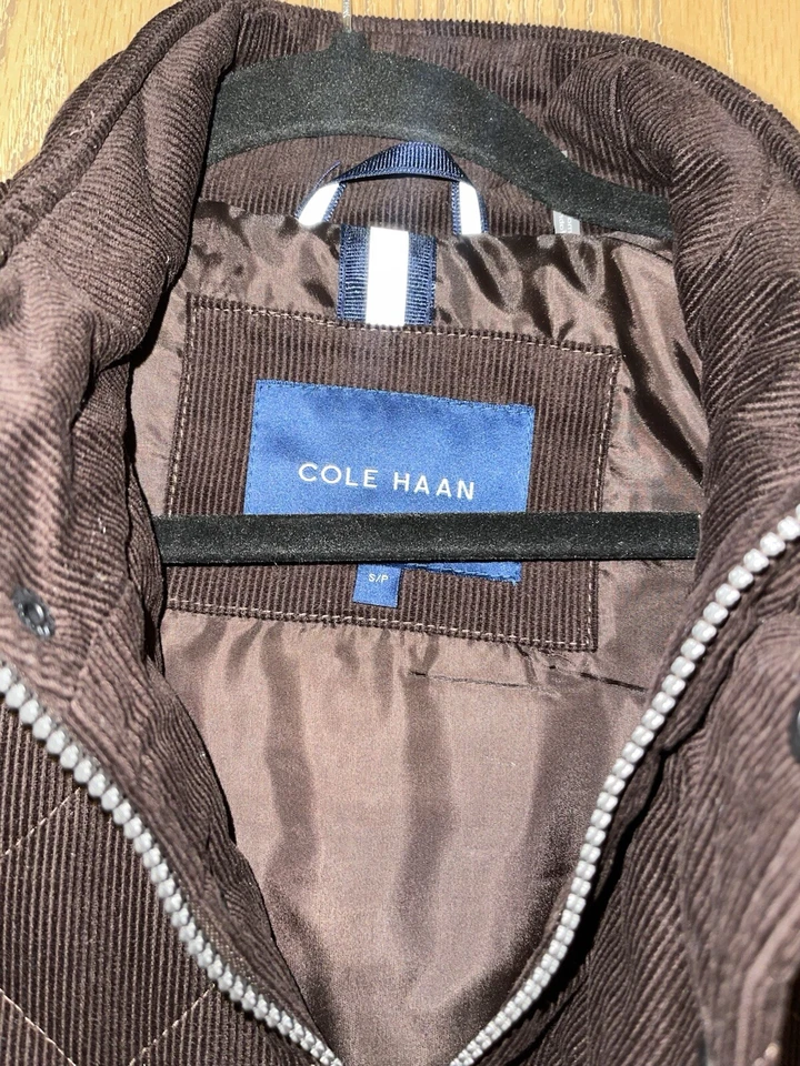 Chaqueta de pana acolchada cuello falso COLE HAAN para hombre talla pequeña nueva con etiquetas marrón chocolate Foto 3 de 4