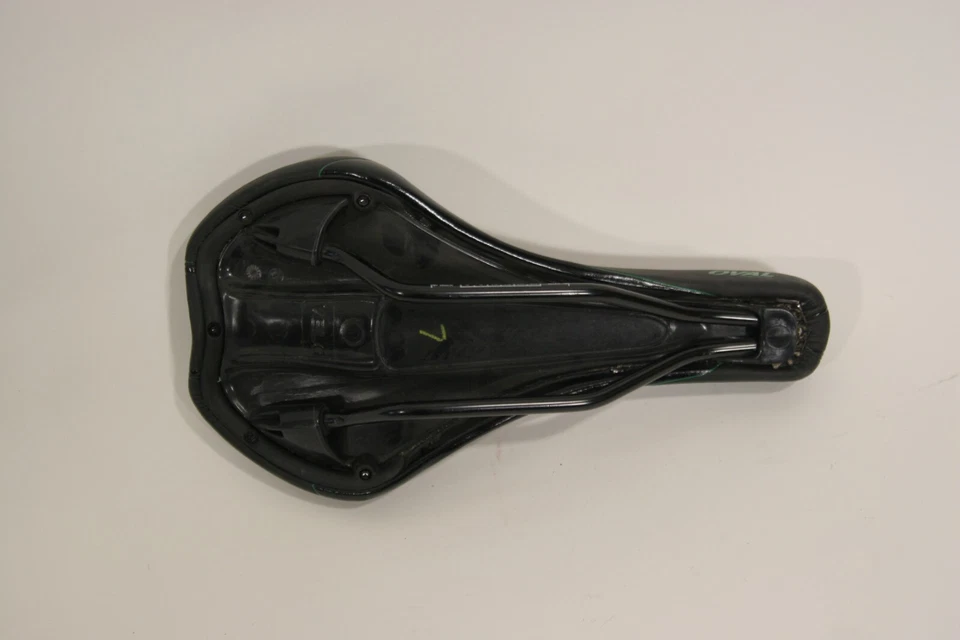 Sillín Tri Oval Concepts 534T con Nariz Acolchada 130 x 260 mm Negro y Verde Foto 2 de 2