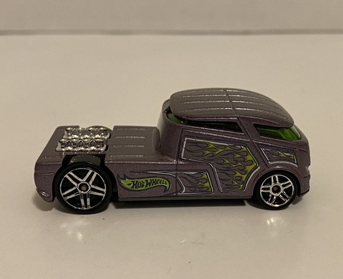 Hot Wheels Qombee Violet Purple Bus Car Diecast Toy - Picture 6 of 11