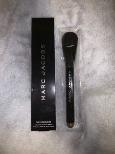 marc jacobs liquid foundation