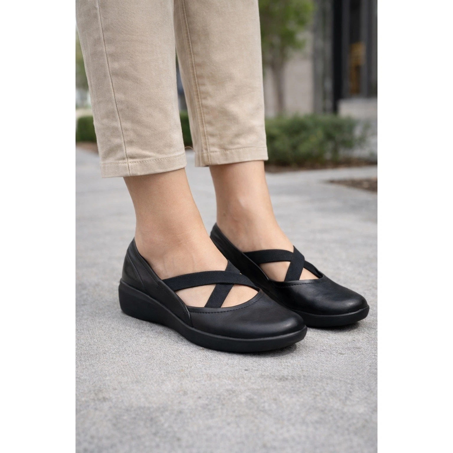 Clarks Kayleigh Cove Loafers Women's Size 8 Black Leather Sandals Slip On Shoes