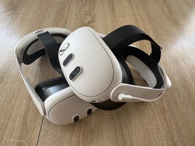 Meta Quest 3 VR-Headset mit Controllern   wie neu